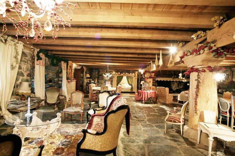 Le Francillon Bed & Breakfast เลส์ เอสตาเบลอส์ ภายนอก รูปภาพ